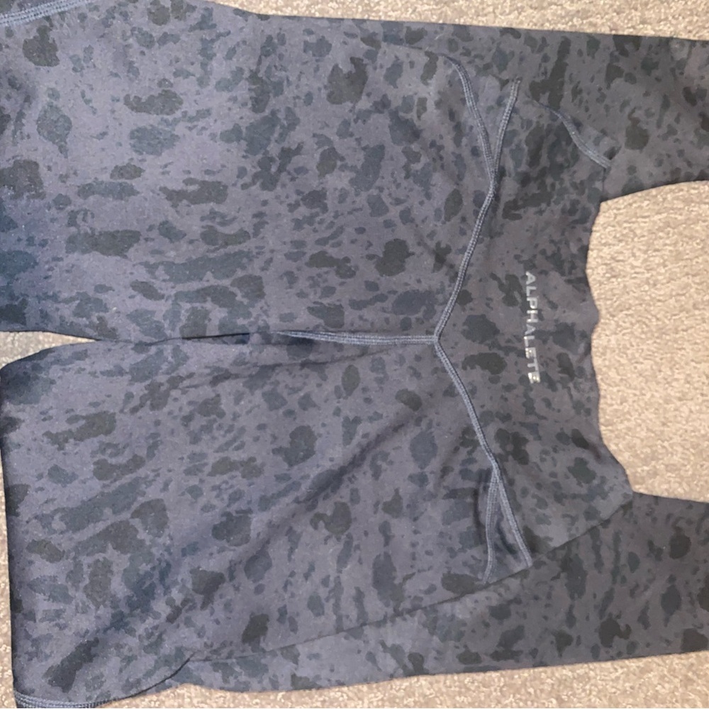 Alphalete Black Leggings Criss Cross Waistband‎ Animal Print Size Small - Picture 5 of 7